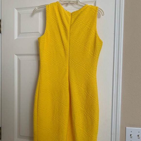 Yellow Calvin Klein Size 4 stretchy Sheath Dress - Picture 2 of 6